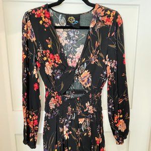 Blue Life Black w/Floral Design Cut Out Dress Size Small